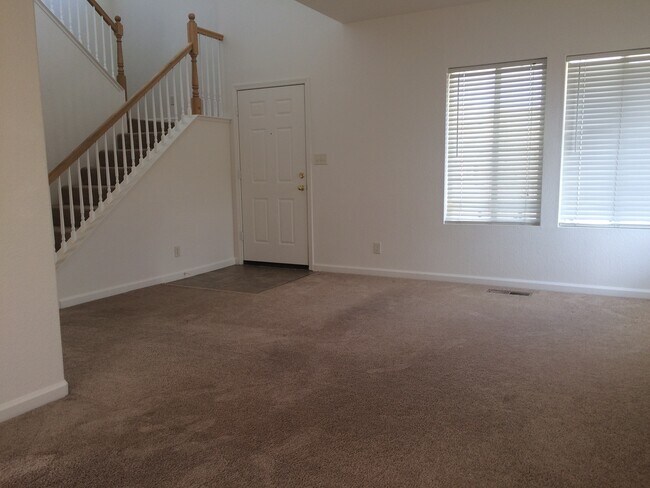 Foto del edificio - 4 Bedroom in North West Reno