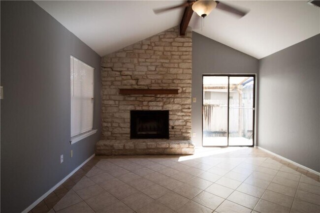 Building Photo - 16015 Stoneham Cir