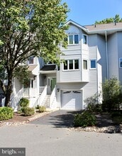 Building Photo - 153 Impatiens Ct