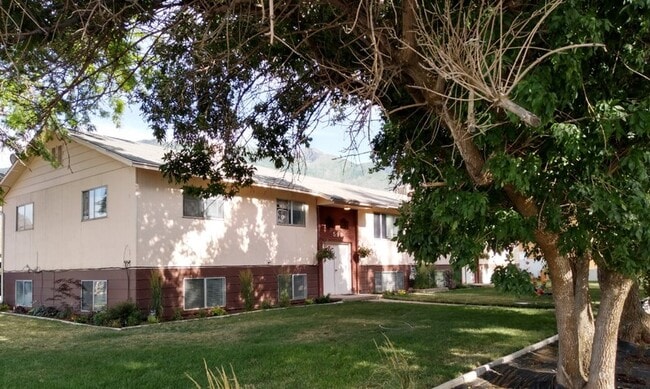 Building Photo - 590 N 300 W