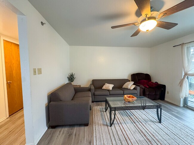 Building Photo - 724 W 1720 N