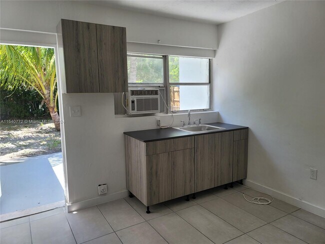 Foto del edificio - 16902 NE 23rd Ave