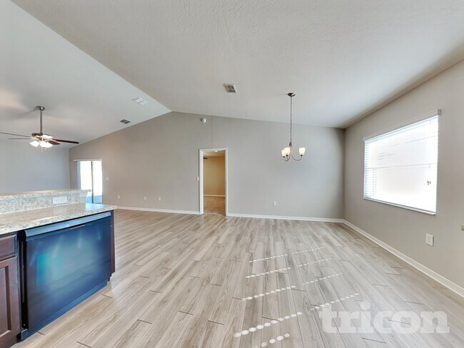 Foto del edificio - 1920 Bretton Ridge Dr