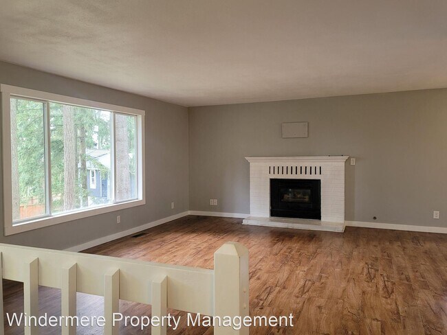 Foto del edificio - 3 br, 1.5 bath House - 3945 Fischer Park A...