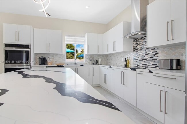 Building Photo - 14840 NE 8th Ave