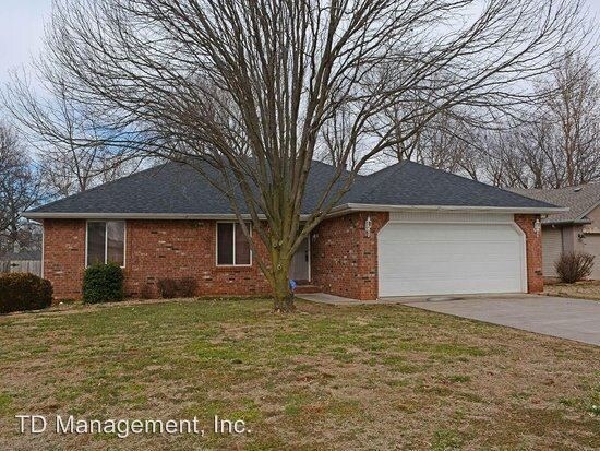 Primary Photo - 3 br, 2 bath House - 905 W Woodland