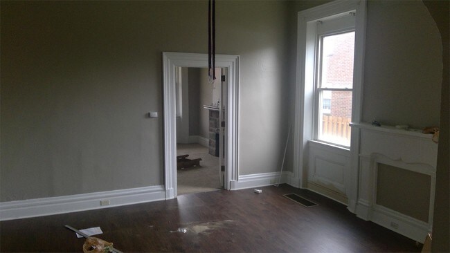 Building Photo - 1524 Lowrie St