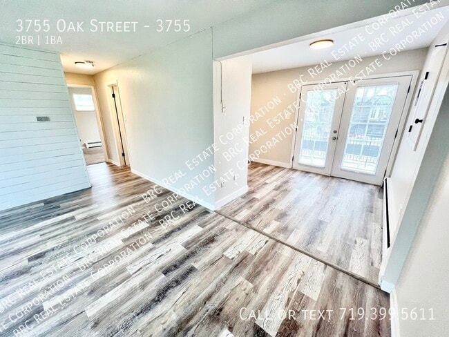 Building Photo - 3755 Oak St