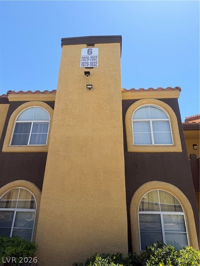 Building Photo - 7950 W Flamingo Rd