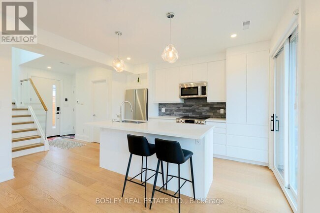 Building Photo - 108 Moberly Ave