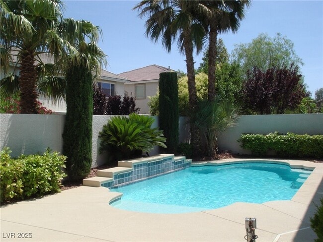 Building Photo - 608 Bianca Bay St