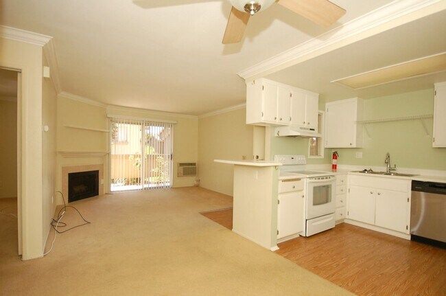 Building Photo - Downstairs 1BD/1BA Condo in San Marcos!!