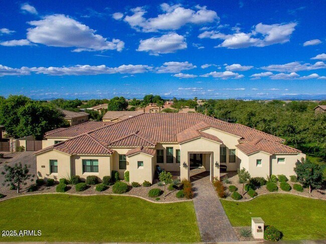 Building Photo - 2836 E Carob Dr