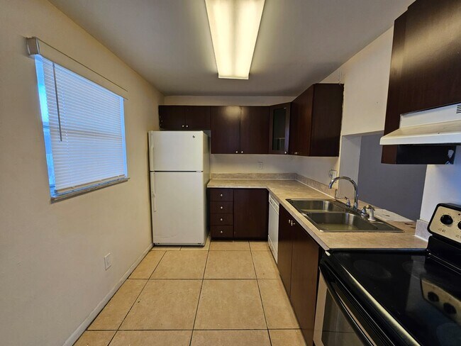 Foto del edificio - 2800 56th Ave