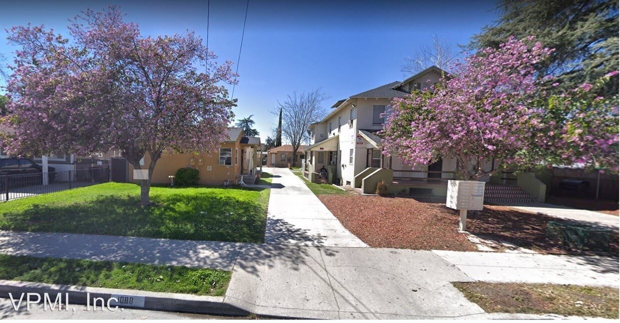 Primary Photo - 1088-1098 Acacia Ave