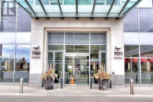 Building Photo - 7161 Yonge St