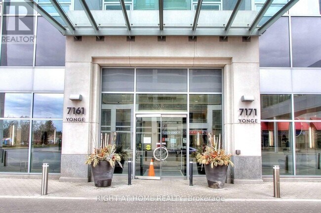 Photo du bâtiment - 7161 Yonge St