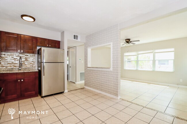 Foto del edificio - 7127 32nd Ave N