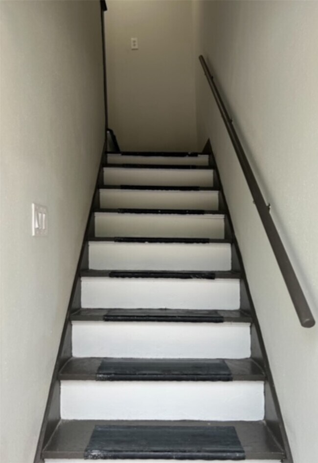 Foto del edificio - 4704 Greenbriar Dr