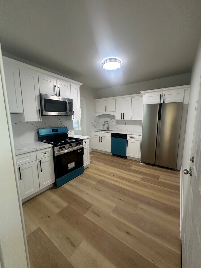 Building Photo - 5624 N Marmora Ave