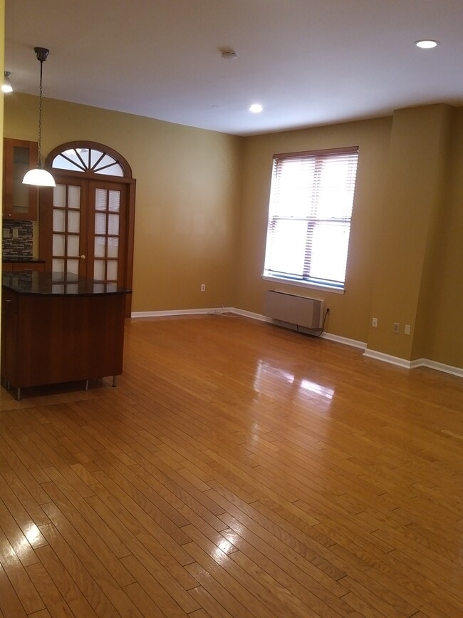 Open Spacious Floor Plan - 111 Mulberry St