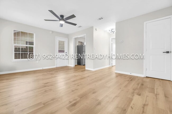 Building Photo - 1007 Davis Ave