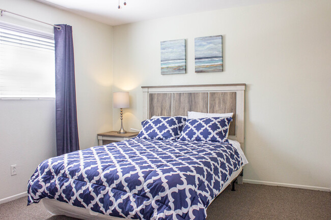 Bedroom 1 with TV & Desk - 4225 Parkwood Ct