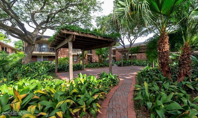 Foto del edificio - 2 br, 2 bath Townhome - 6666 Chimney Rock