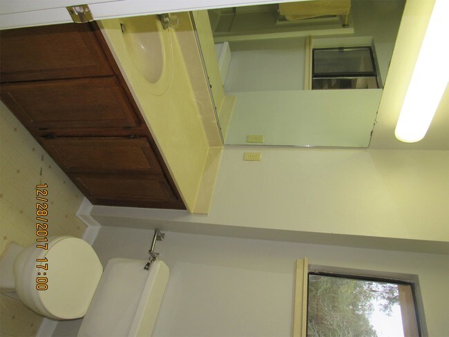 Building Photo - 300 Yacht Club Dr