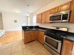 Building Photo - 52 Delle Ave