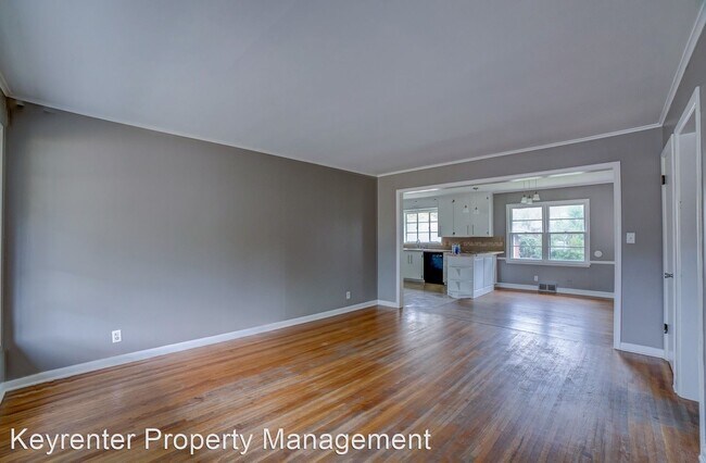 Foto del edificio - 3 br, 1 bath House - 10627 E 3rd St