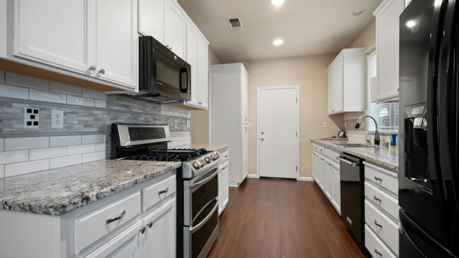 Foto del edificio - Beautiful 3 bedroom single story home