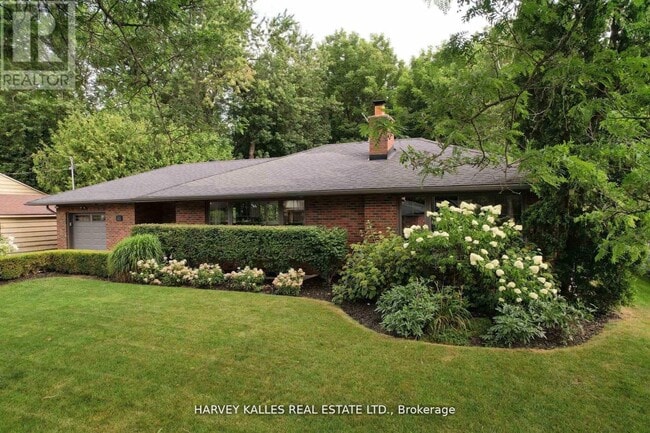 Building Photo - 226 Napier St