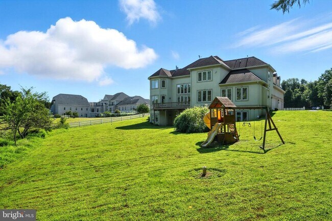 Foto del edificio - 13533 Magruder Farm Ct