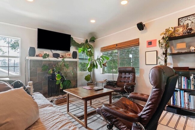 Foto del edificio - 703 N Ave 54