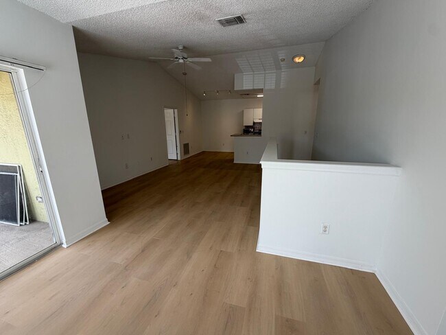 Building Photo - 10336 Fox Trail Rd S