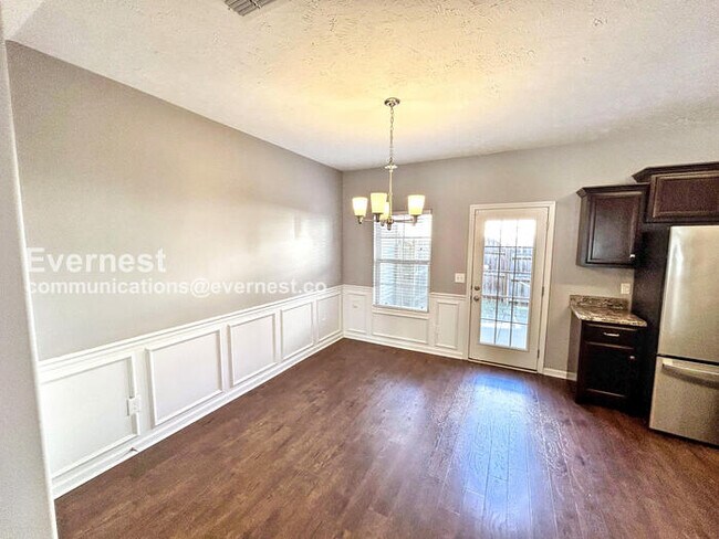 Foto del edificio - 5336 Dan Post Wy