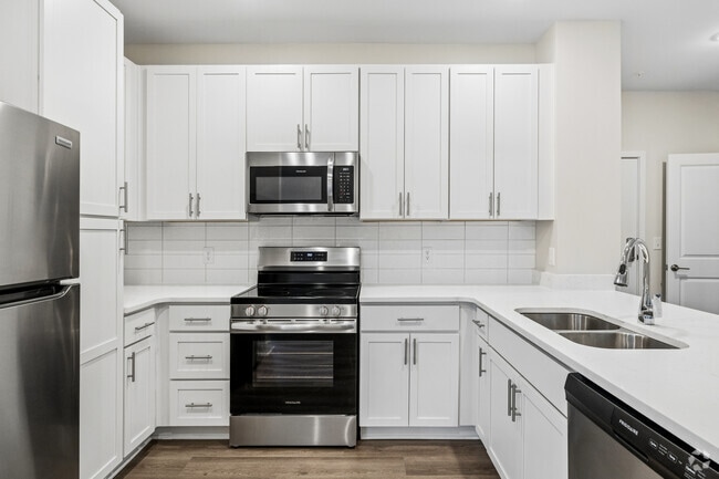 C40K-H - 3BR, 2BA - 1,307SF - Kitchen - Attain at Chic's Beach