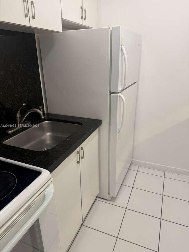 Foto del edificio - 251 NW 177th St