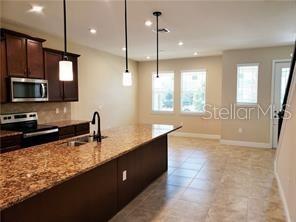 Foto del edificio - 8085 Glenlloyd Ave