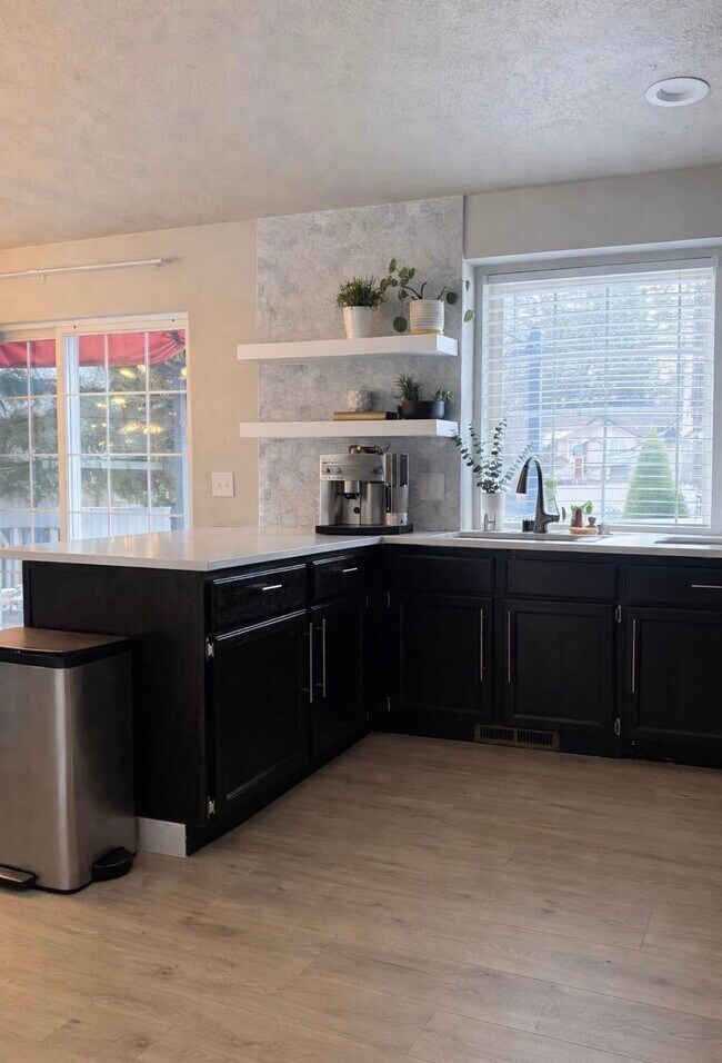 Foto del edificio - 7104 N Deschutes Dr