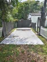 Building Photo - 2206 Coolidge St