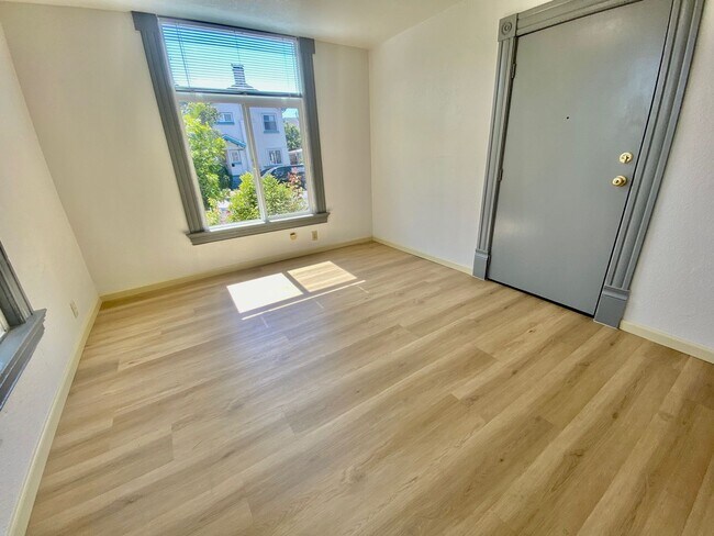 Foto del edificio - 520 E 15th Street