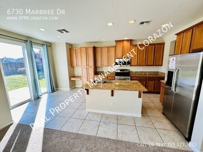 Building Photo - 3 Bed, 2 Bath, 2 Car Garage, Single Level ...