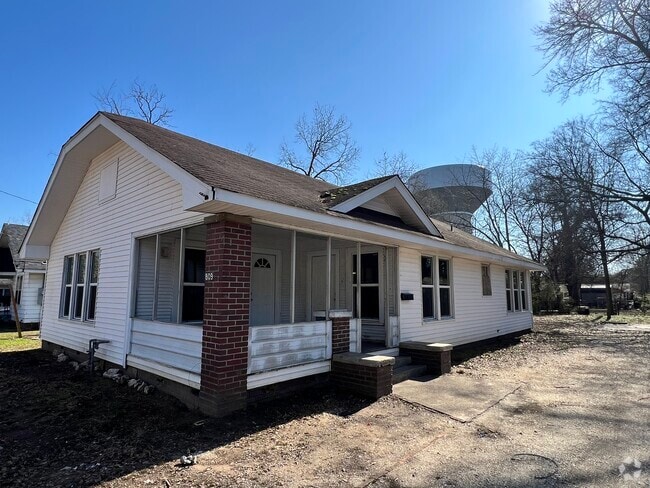 Building Photo - 809 E Sullenberger Ave