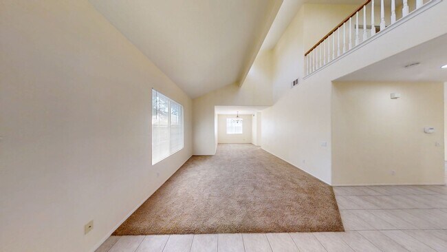 Foto del edificio - Spacious 4 bedroom 3 bath