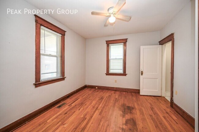 Foto del edificio - 409 Ada St