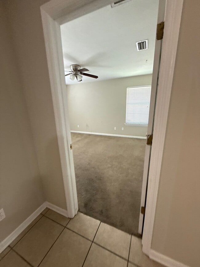 Foto del edificio - 112 S Chapel Dr