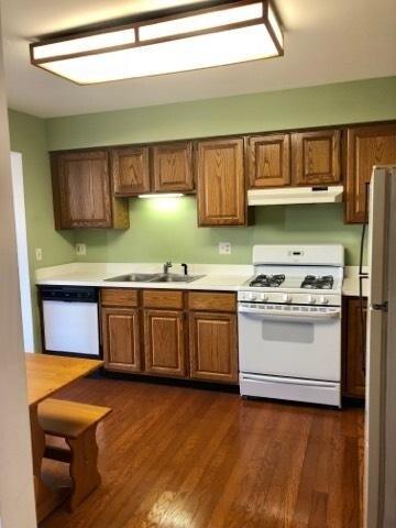 Foto del edificio - 725 Ripple Brook Ln