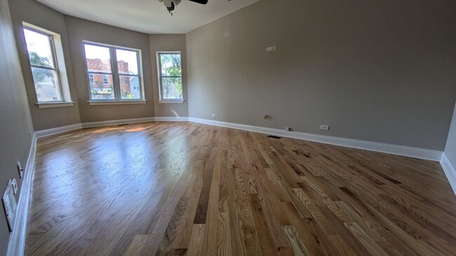 Foto del edificio - 3512 W Shakespeare Ave